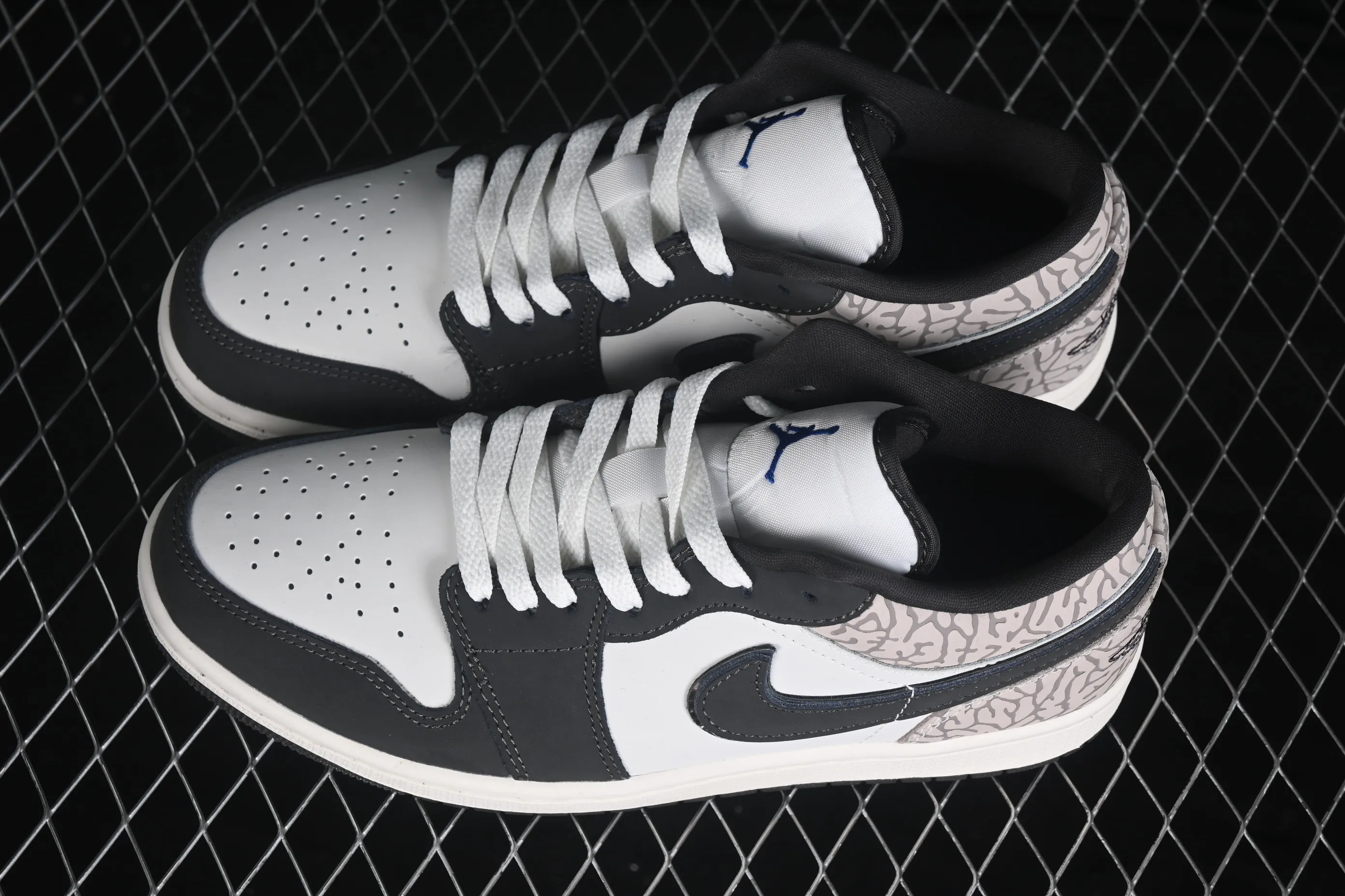 All categories Air Jordan Jordan series basketball shoes Air Jordan 1 Low G version pure original Air Jordan 1 Low AJ1 Joe 1 white gray burst pattern low-top retro cultural basketball shoes IU2268-100